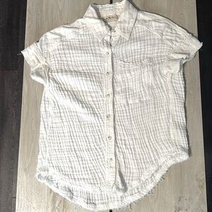 Free People button down 🎉 S